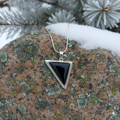Asimetrik Üçgen Kolye